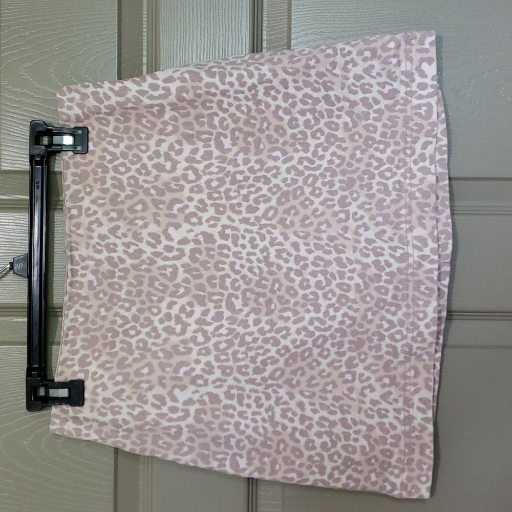 Wild fable pink cheetah print stretch Mini skirt size 8